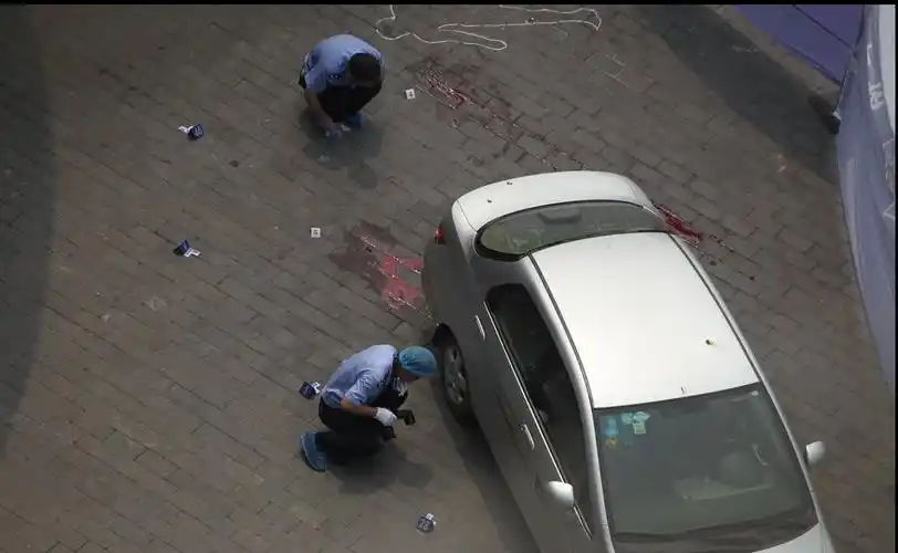 8月10日重庆发生持枪抢劫案 现场1死2伤