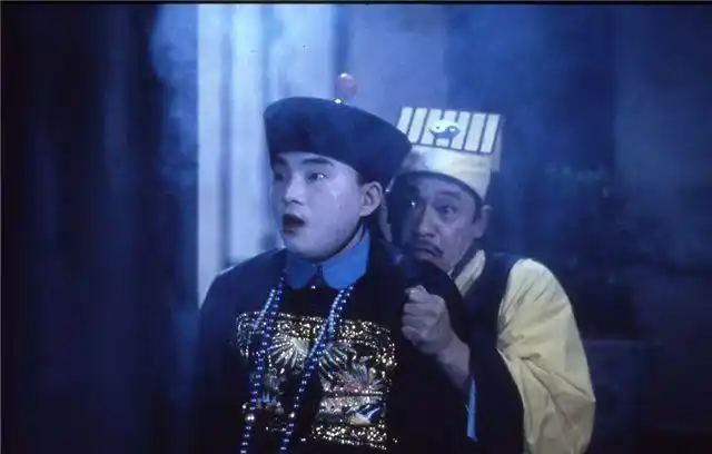 大鬼是吕方,《一眉道人》中是九叔徒弟.至于小鬼何健威,在《僵尸家