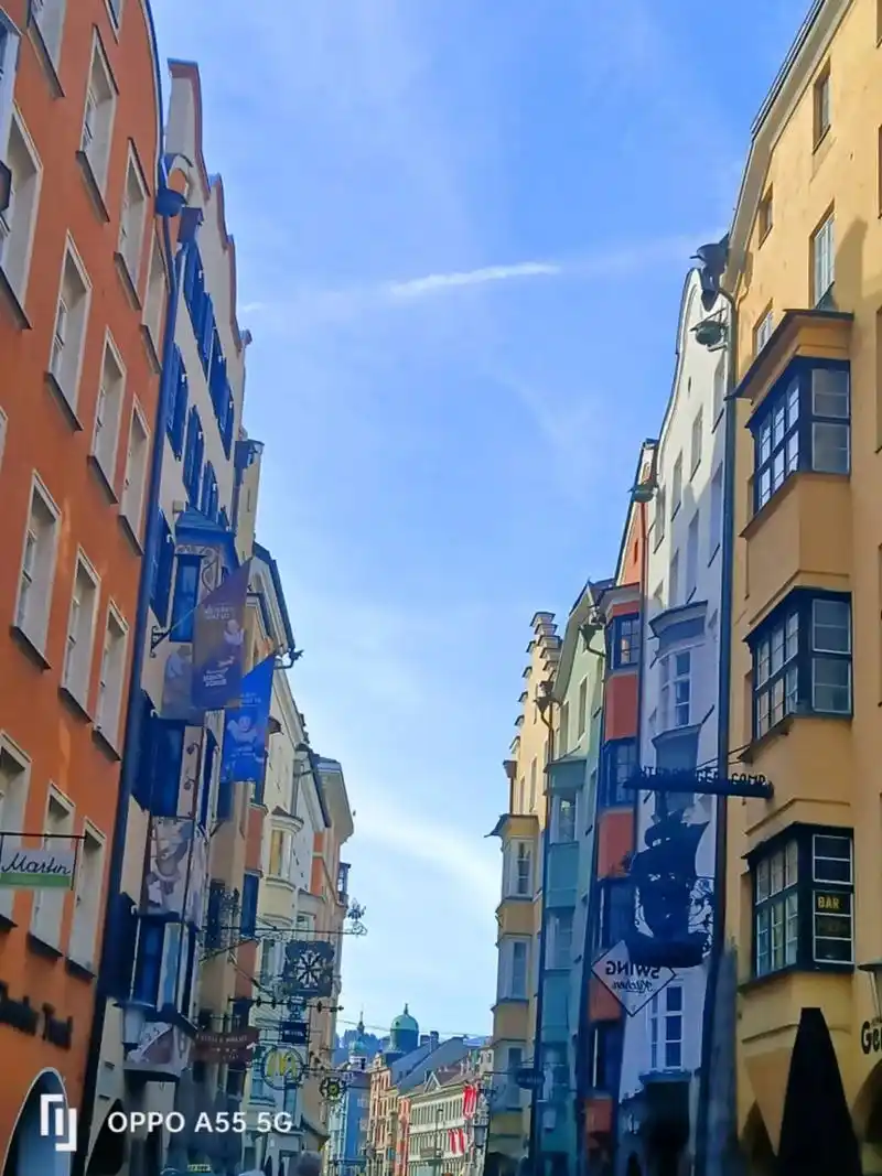 因斯布鲁克小镇,是奥地利西南部城市,蒂罗尔州的首府