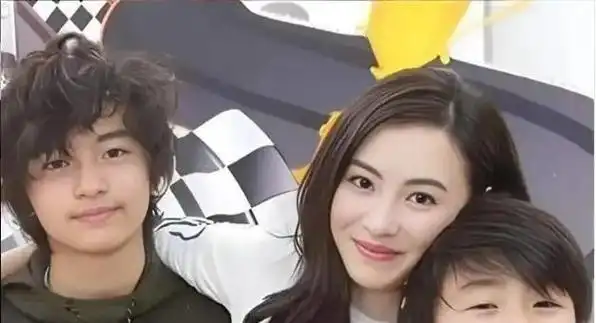 一根藤上二个瓜谢霆锋王菲分手张柏芝孙东海领证