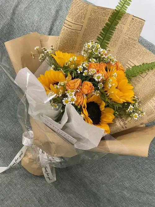 向日葵花束洋甘菊多头玫橙铃铛排草