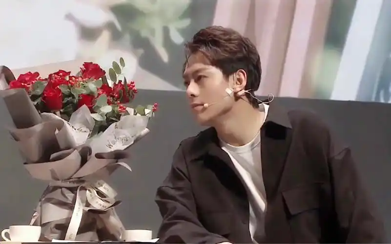 【cv赵成晨】老赵直播倒计时晚安吻!完整版!_哔哩哔哩_bilibili