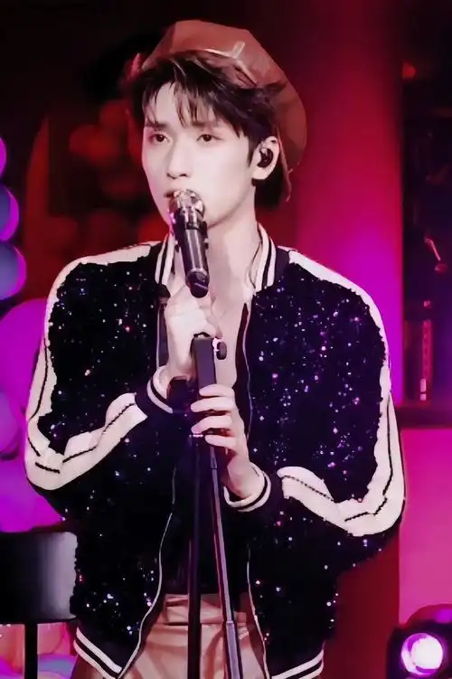 今晚严浩翔19岁生日直播氛围也太美太感动了……|直播|严浩翔_新浪