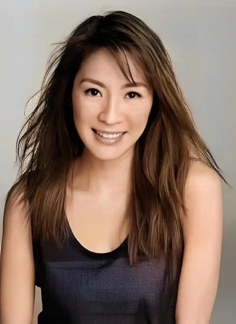 杨紫琼的许多电影都给人留下了深刻的印象,如《御姐》系列,《警察