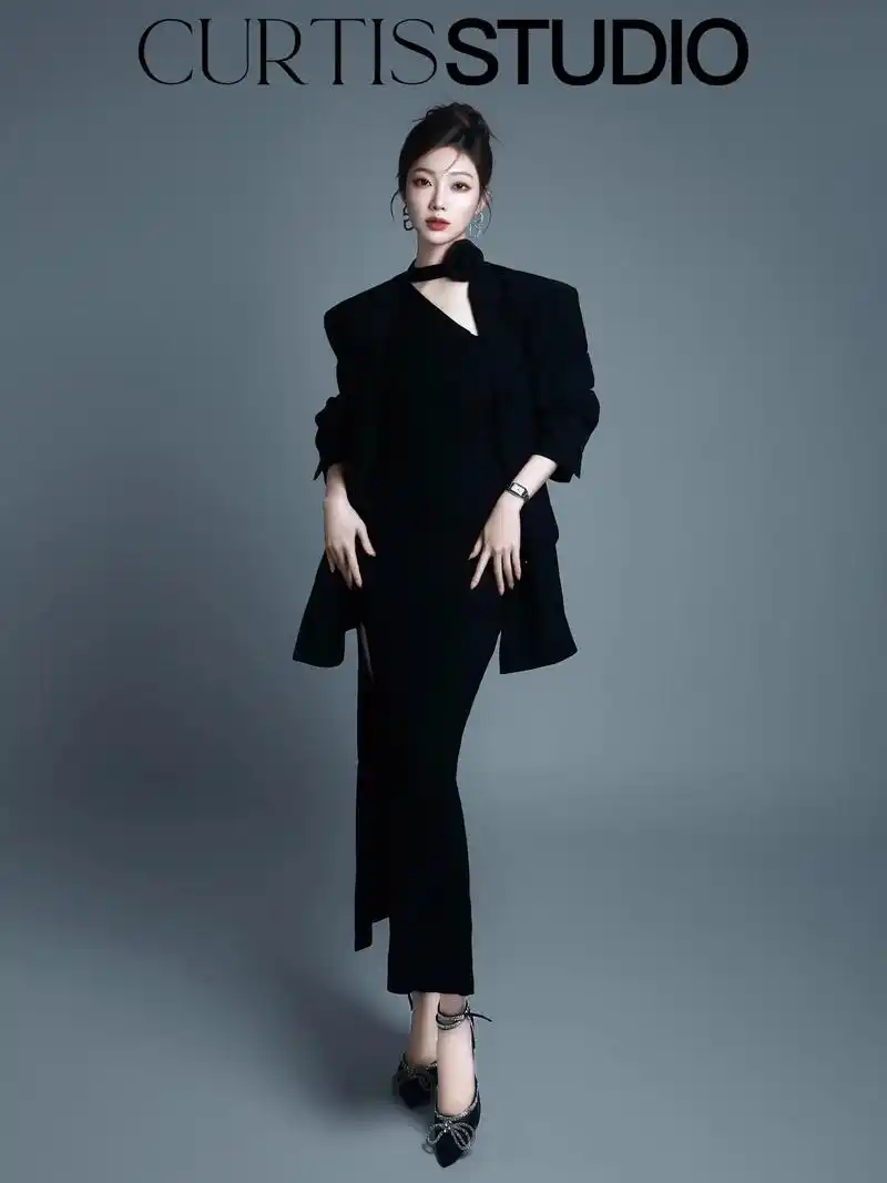 形象照 #主持人 #西装杀 #美出高级感 # - 抖音