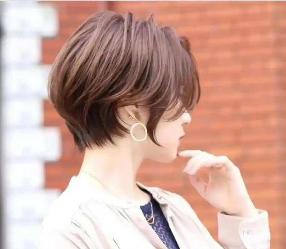 超短齐耳纹理短发,可a可甜,瘦脸减龄.