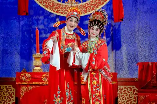 (柳毅传书) 柳毅——黎骏声; 龙女三娘——莫燕云/谭兰燕/叶蓓/曹秀琴