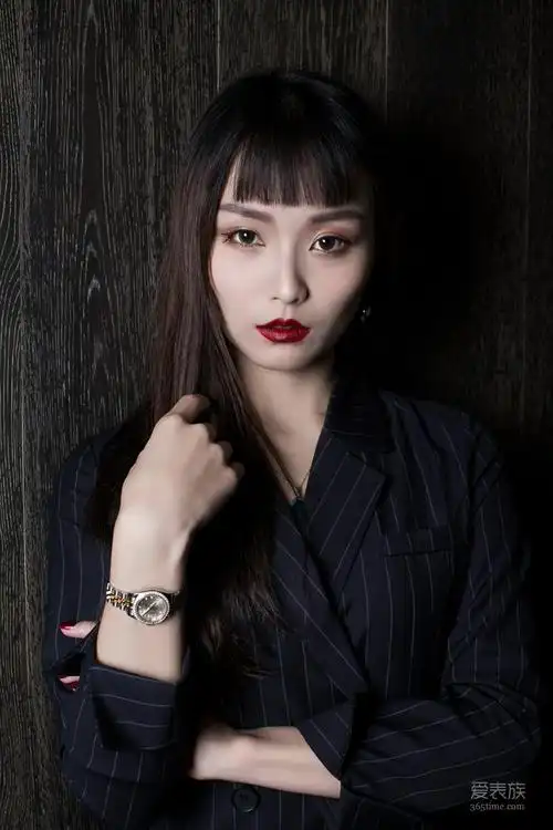 很多人说佩戴劳力士全金男表有土豪嫌疑,但是至今为止我从未听说女性