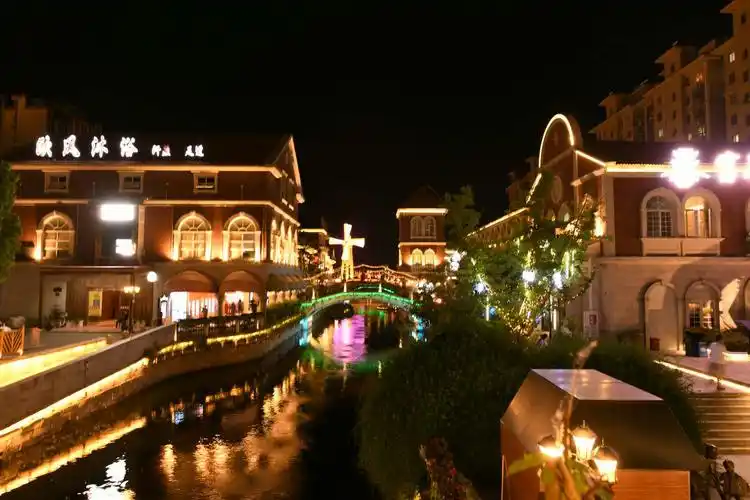 江苏省盐城市欧风花街夜景