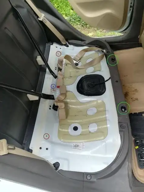 汽车后排座椅怎么拆卸