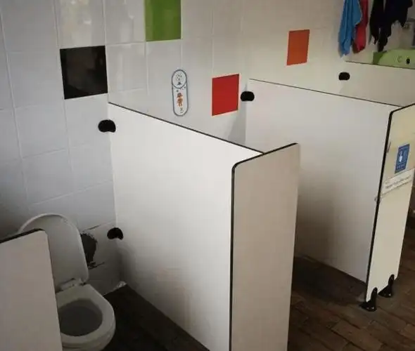 为什么大多幼儿园厕所不分男女?老师给出三个理由,后两种很现实_孩子