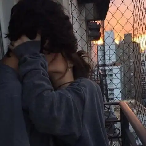 情侣接吻时,无论多恩爱也别吻"这里",为了健康,不妨看看