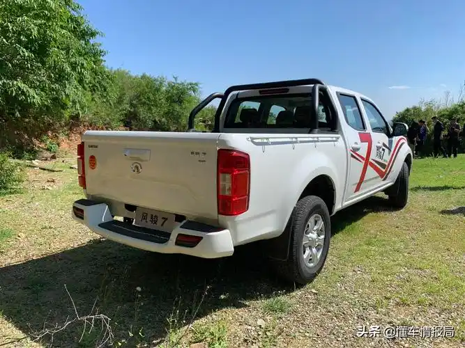 78外观:延续柴油版车型设计,形似美式肌肉皮卡