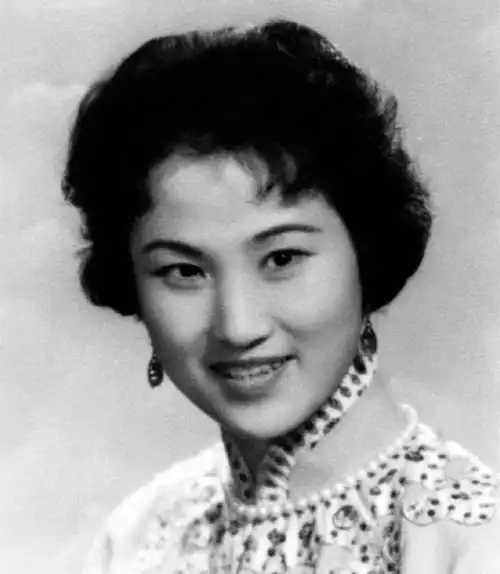 65张老照片缅怀王文娟从16岁到95岁张张充满回忆多张罕见合影曝光