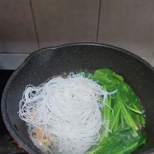 豆腐萝卜丸子煮米粉,味道鲜美,做法简单