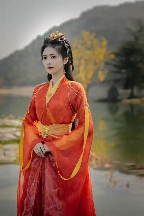 《念无双》开机路透曝光 唐嫣古装造型惨遭吐槽,你怎么看