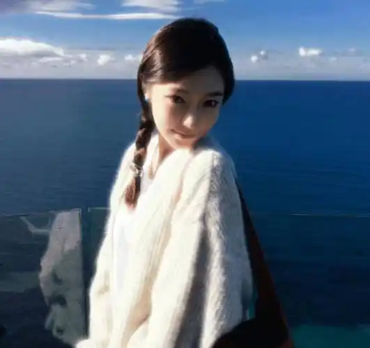 王源被曝翘课陪女友过感恩节,女方家境优越还上过跑男_李恩童_青年