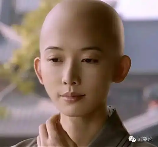 光头检验颜值,看看她们的光头照检验下!