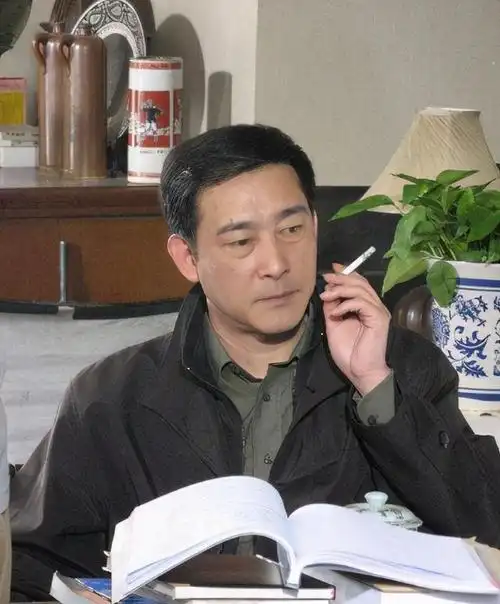 2010年演员樊志起找尤小刚请假起争执5小时后却不幸去世