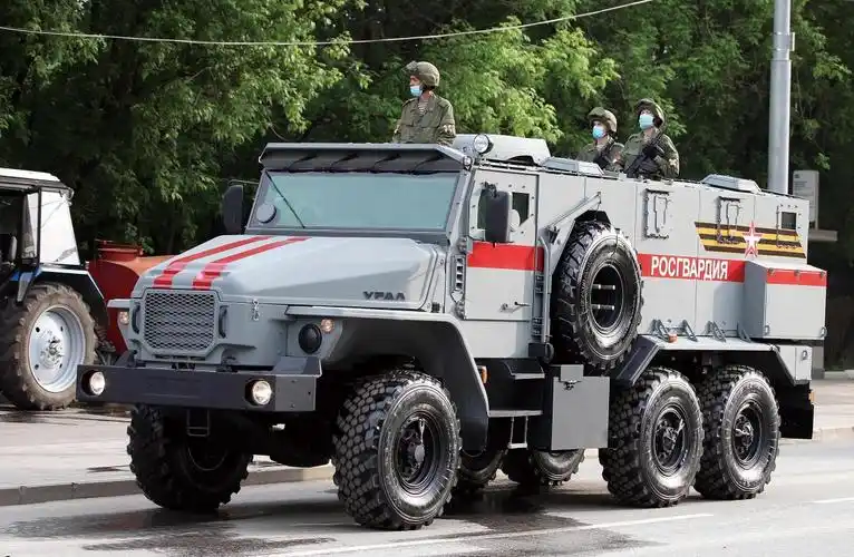 乌拉尔vv装甲车