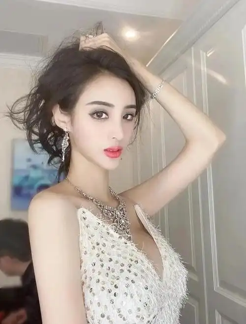 精美图集|美艳模特吴春怡_网易订阅