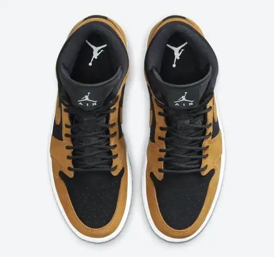 运动女生全新定义豹纹皮裤小蛮腰以及专属aj1