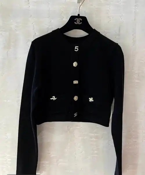 7月尾上新香奈儿22b衣服借图比22a更实穿