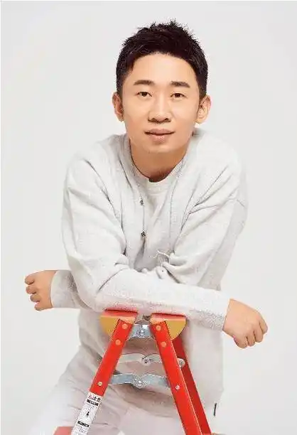 有种"不公平遗传"叫杨迪, 上帝吻了妹妹杨莎的脸, 却忘记了哥哥_谢娜