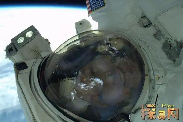 宇航员太空拍摄到浮尸据说太空尸体不会腐烂真实性待考证
