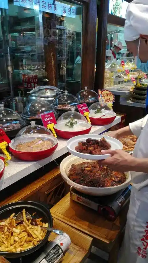 孙掌勺鱼头泡饼(怀特店)-"第一次来这家店吃饭! [薄荷]环境:装.