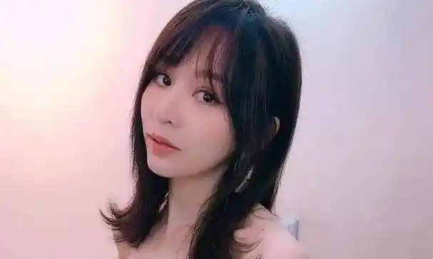 原创原创39岁王心凌一夜火爆不愧是霸总爱的女人现象级翻红背后不简单