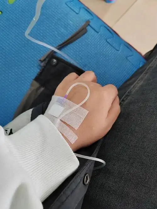 终究扛不住,喜提上午三个吊瓶 - 抖音