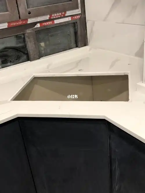 下一个记录会详细介绍我的橱柜,请忽略没打扫卫生的厨房,五角柜水槽