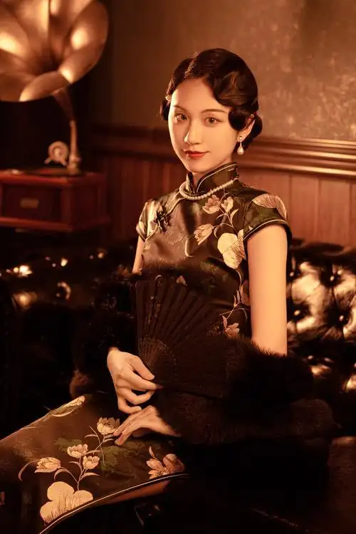 旗袍写真自那年我嫁与你便转了性子学起端庄民国年间上海骨子里的风情