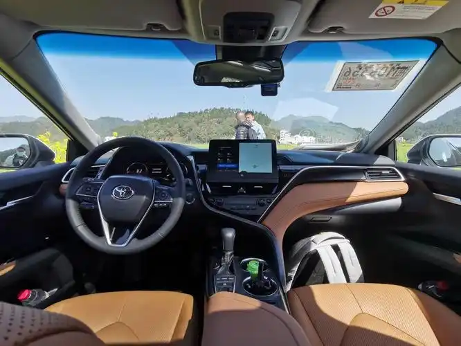 2021款丰田凯美瑞25l绝对是颜值和性能综合最好的车