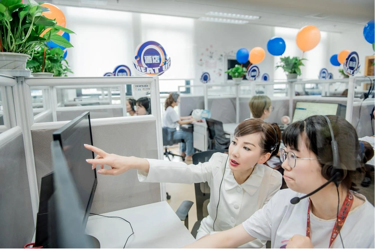 携程集团ceo孙洁在体验客服工作