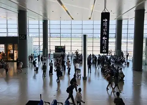 虹桥机场候机室