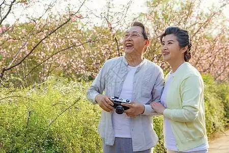 三亚风景幸福老人图片