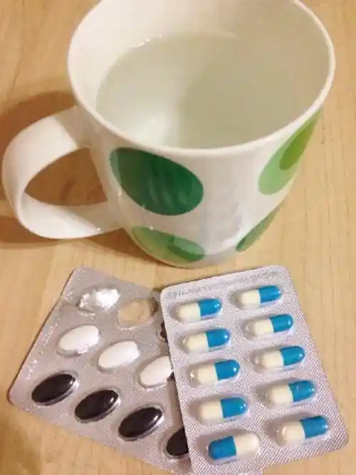 5岁宝宝"感冒"吃药反恶化,医院孩子一句话,爸爸息怒继母痛哭