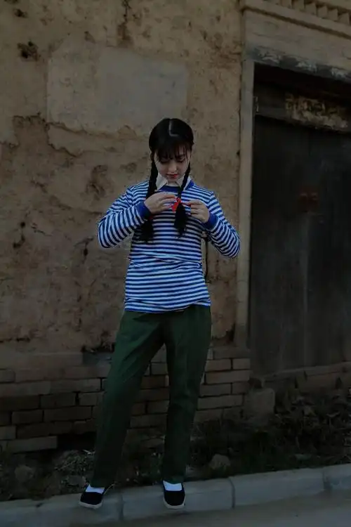 七十年代响应国家号召,广阔天地大有作为接受贫下中农再教育,秦岭山下