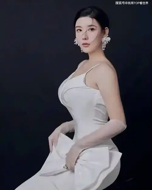 原创中国臀神刘太阳身材多炸裂29岁臀围110cm她才是人间尤物