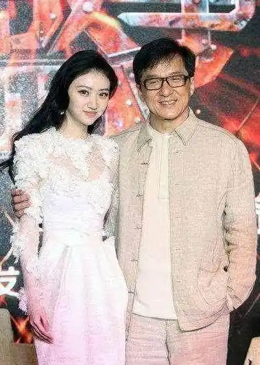 这也难怪景甜看不上甄子丹,虽然同为功夫明星影响力却不能相提并论.