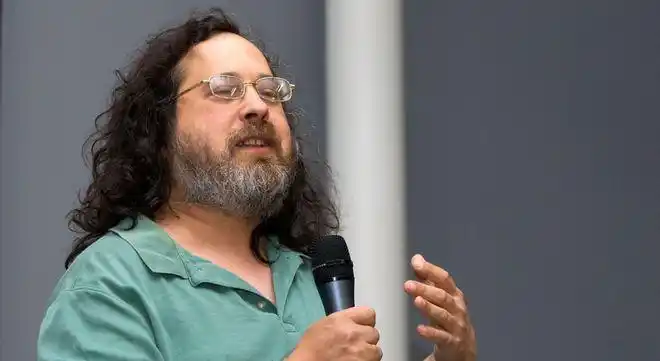 理查德·马修·斯托曼(messiah richard stallman)被称为自由软件之父