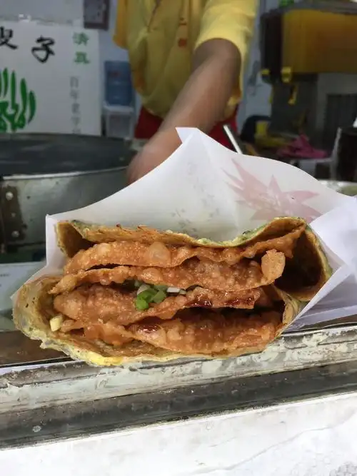 来套煎饼果子,这才是天津人一天生活的开始