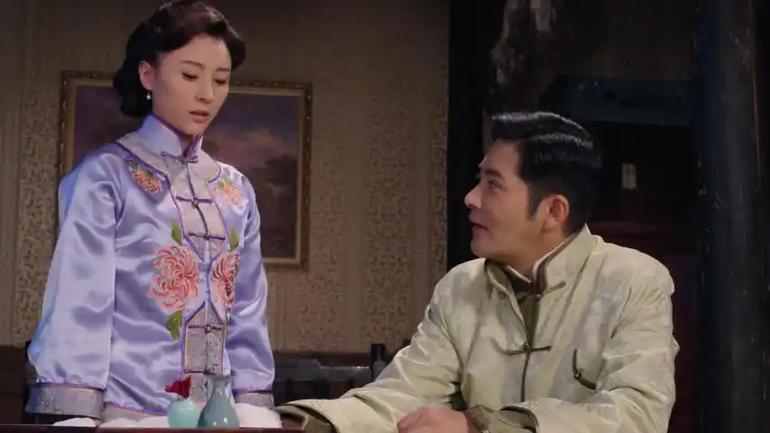 《忍冬艳蔷薇》房成醉酒划伤手,静怡好心帮包扎,不料闹出大误会