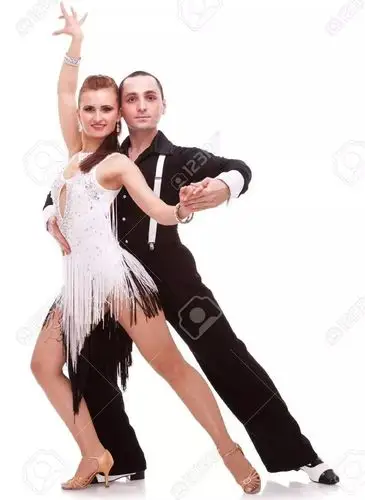 "抱抱摇"≈21世纪的中式交谊舞-搜狐大视野-搜狐新闻