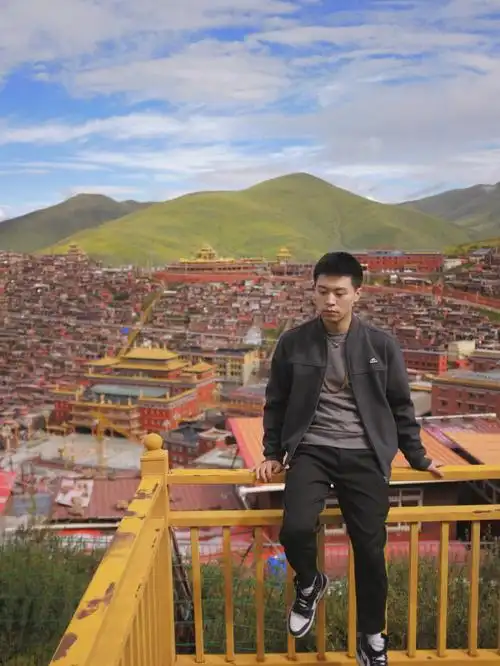 川西甘孜色达五明佛学院如愿以偿