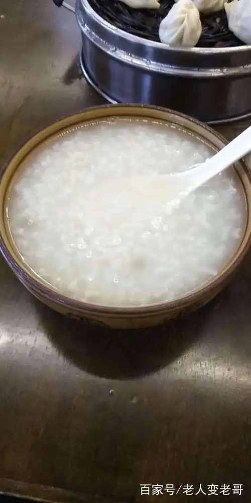 清晨的粥远比深夜的酒感人