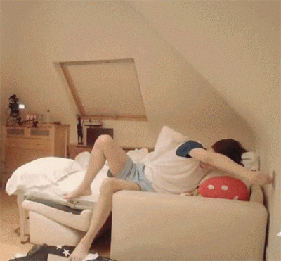 杨洋icon# #杨洋花儿与少年# 【gif】男票的日常睡衣好清爽!