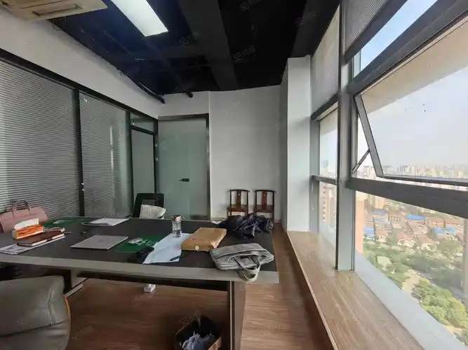 (出租) 120平中豪高端写字楼办公家具齐全精装修适合各类公司办公电商